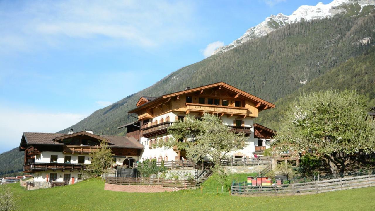 Hotel Fleckhof Neustift im Stubaital Exterior foto