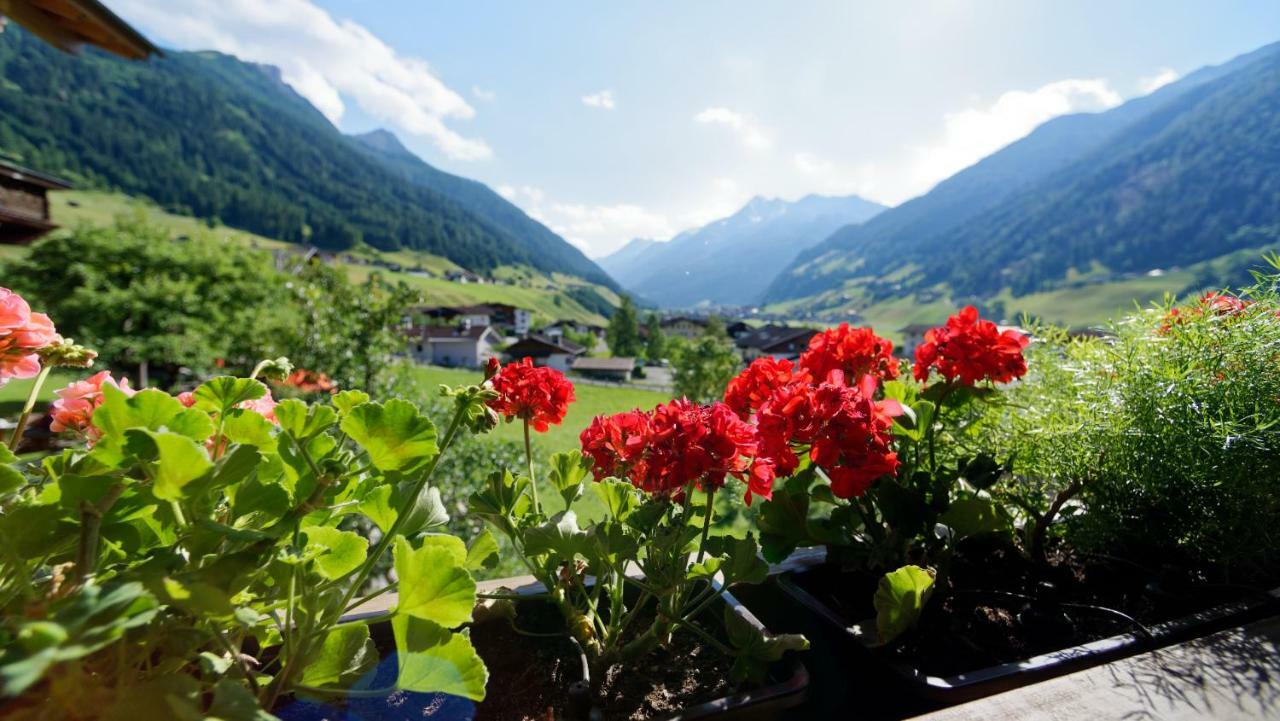 Hotel Fleckhof Neustift im Stubaital Exterior foto